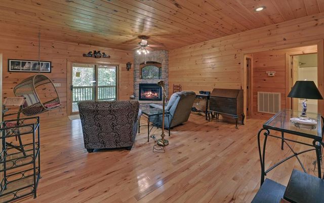 803 Brookhaven Lane, Blue Ridge, GA 30513