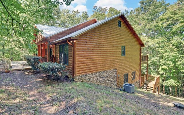 803 Brookhaven Lane, Blue Ridge, GA 30513