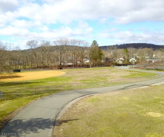 10 Second St, Branchville Boro, NJ 07826