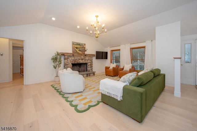 10 Second St, Branchville Boro, NJ 07826