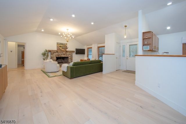 10 Second St, Branchville Boro, NJ 07826