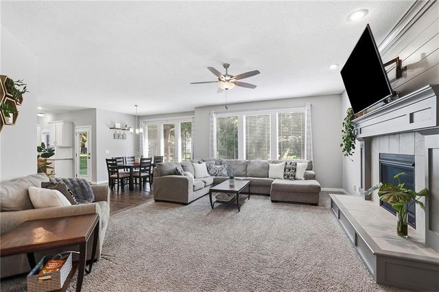 9161 Green Road, Lenexa, KS 66227