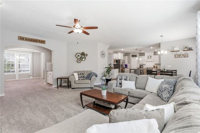9161 Green Road, Lenexa, KS 66227
