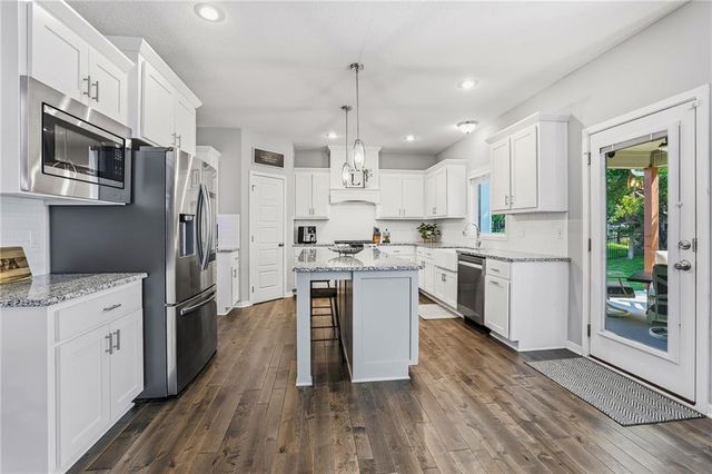 9161 Green Road, Lenexa, KS 66227