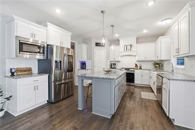 9161 Green Road, Lenexa, KS 66227