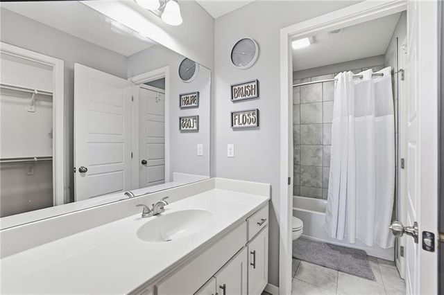 9161 Green Road, Lenexa, KS 66227