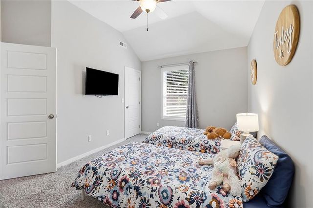 9161 Green Road, Lenexa, KS 66227