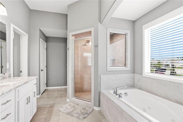 9161 Green Road, Lenexa, KS 66227