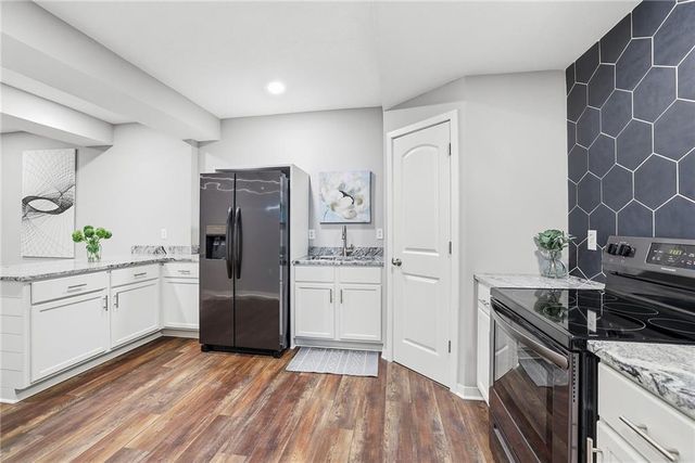 9161 Green Road, Lenexa, KS 66227