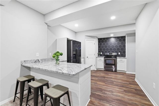 9161 Green Road, Lenexa, KS 66227