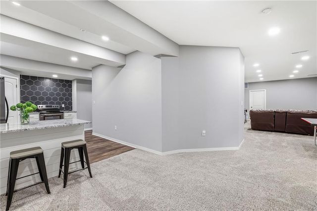 9161 Green Road, Lenexa, KS 66227