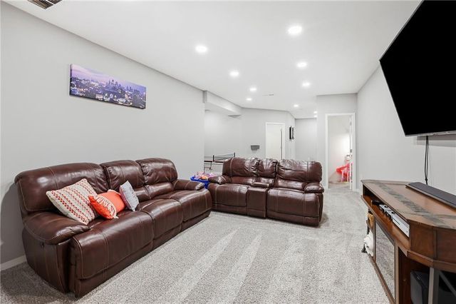 9161 Green Road, Lenexa, KS 66227