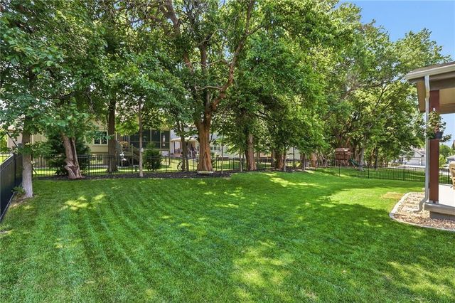 9161 Green Road, Lenexa, KS 66227