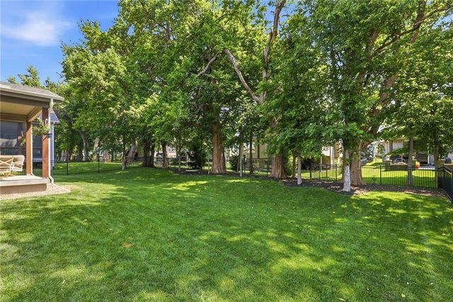9161 Green Road, Lenexa, KS 66227