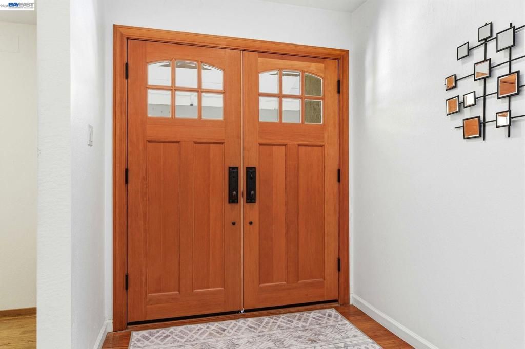 Image 9 of property listing at 5830 Zileman Ct, San Jose, CA 95123