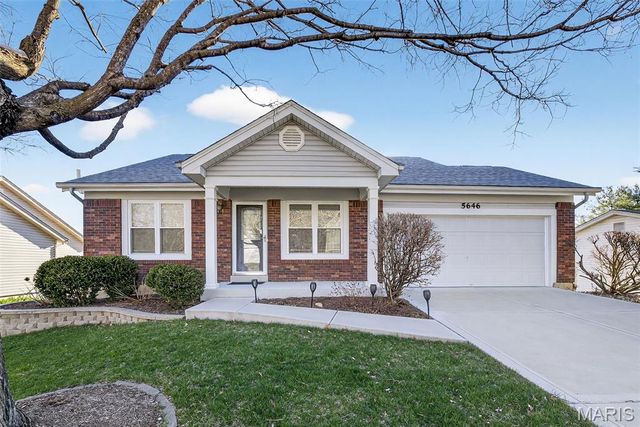 5646 Dove Meadow Lane, St Louis, MO 63129