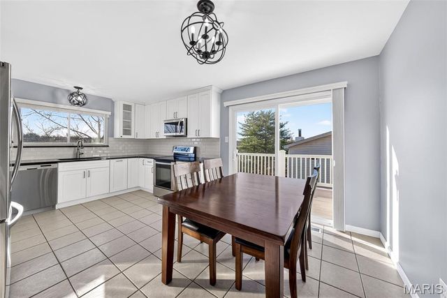 5646 Dove Meadow Lane, St Louis, MO 63129