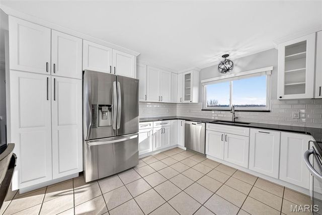 5646 Dove Meadow Lane, St Louis, MO 63129