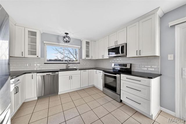 5646 Dove Meadow Lane, St Louis, MO 63129