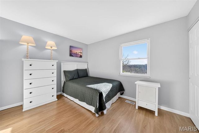 5646 Dove Meadow Lane, St Louis, MO 63129