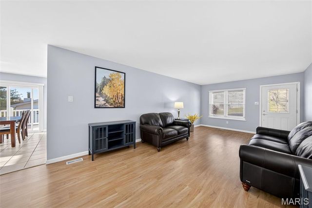 5646 Dove Meadow Lane, St Louis, MO 63129