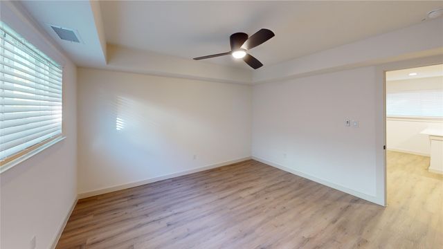 715 N Lancaster Avenue 301, Dallas, TX 75203