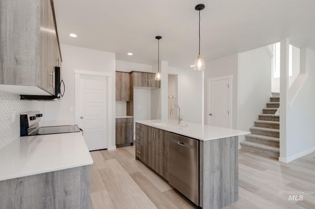 4408 N Alameda Creek Ave, Meridian, ID 83646