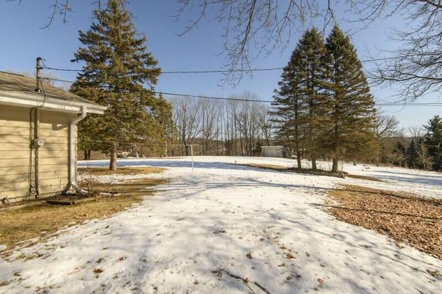 S58W25347 Crest DRIVE, Waukesha, WI 53189