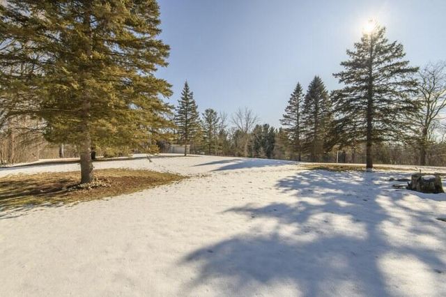 S58W25347 Crest DRIVE, Waukesha, WI 53189