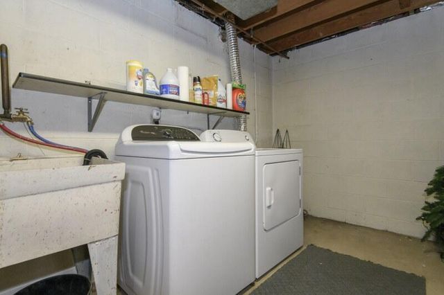 S58W25347 Crest DRIVE, Waukesha, WI 53189