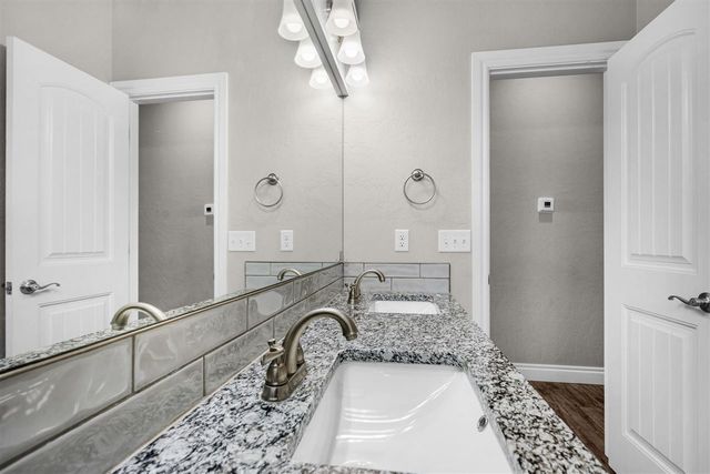 5650 NE Bobcat Trl, Elgin, OK 73538