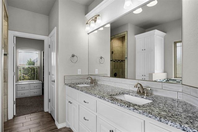 5650 NE Bobcat Trl, Elgin, OK 73538