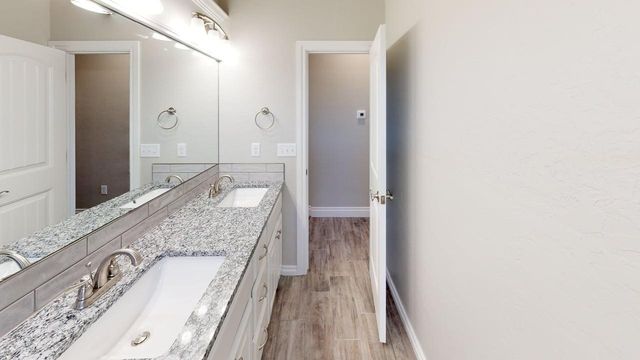 5650 NE Bobcat Trl, Elgin, OK 73538