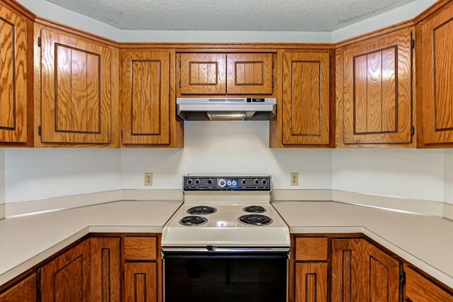 6604 Upper 23rd Street N, Oakdale, MN 55128