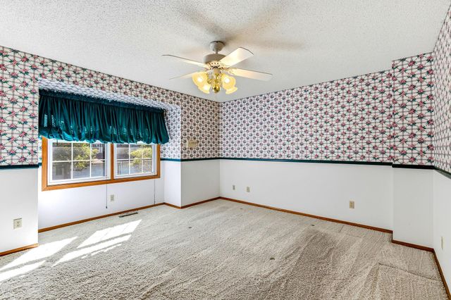 6604 Upper 23rd Street N, Oakdale, MN 55128