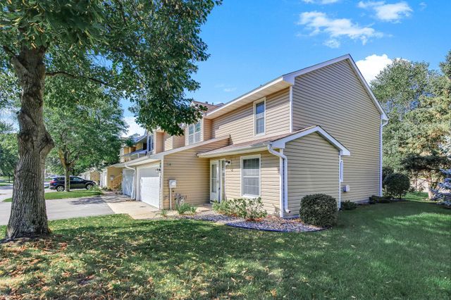 6604 Upper 23rd Street N, Oakdale, MN 55128