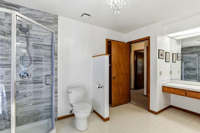 6604 Upper 23rd Street N, Oakdale, MN 55128