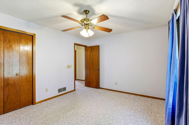 6604 Upper 23rd Street N, Oakdale, MN 55128