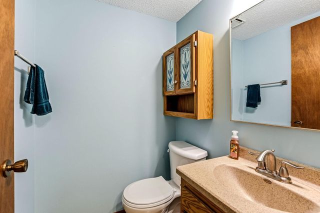 6604 Upper 23rd Street N, Oakdale, MN 55128