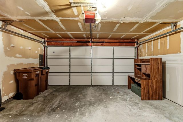 6604 Upper 23rd Street N, Oakdale, MN 55128