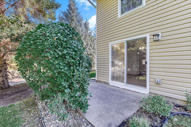 6604 Upper 23rd Street N, Oakdale, MN 55128
