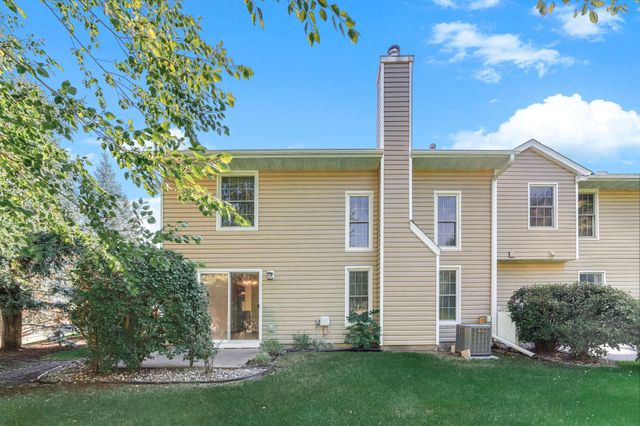 6604 Upper 23rd Street N, Oakdale, MN 55128