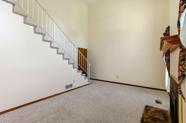 6604 Upper 23rd Street N, Oakdale, MN 55128