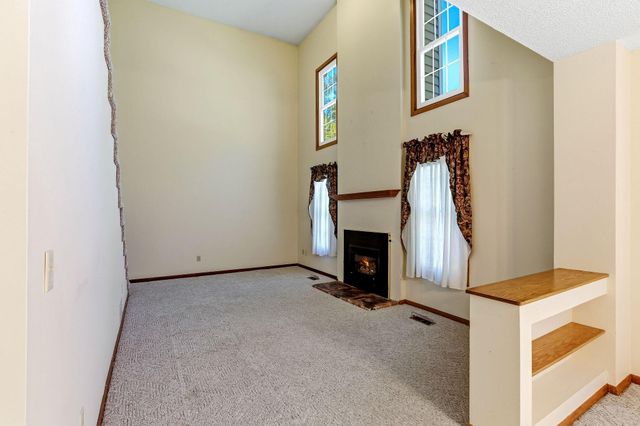 6604 Upper 23rd Street N, Oakdale, MN 55128