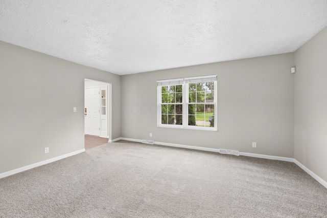 6593 Red Coach Lane, Reynoldsburg, OH 43068