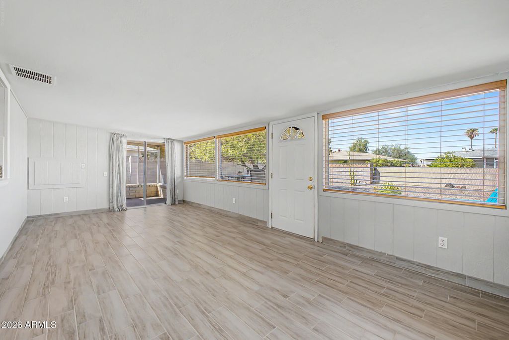 9418 W HIDDEN VALLEY Circle N, Sun City, AZ 85351 — photo 2