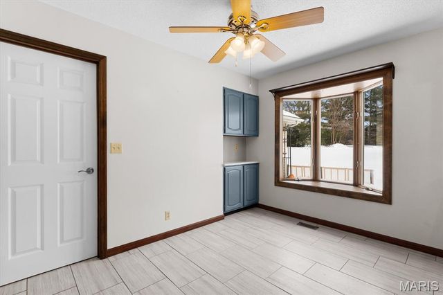 29 Santa Anita Drive, Maryville, IL 62062