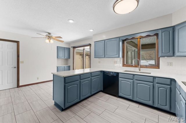 29 Santa Anita Drive, Maryville, IL 62062