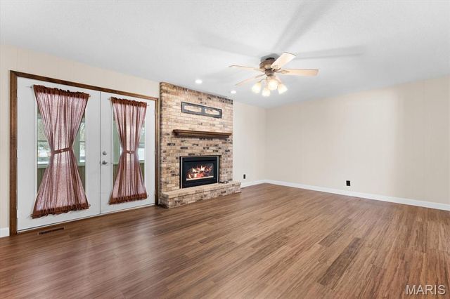 29 Santa Anita Drive, Maryville, IL 62062