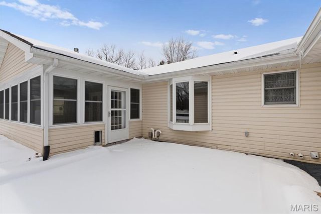 29 Santa Anita Drive, Maryville, IL 62062